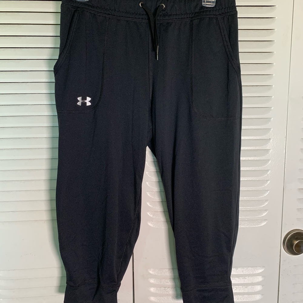 Black Cropped Joggers | Under Armour